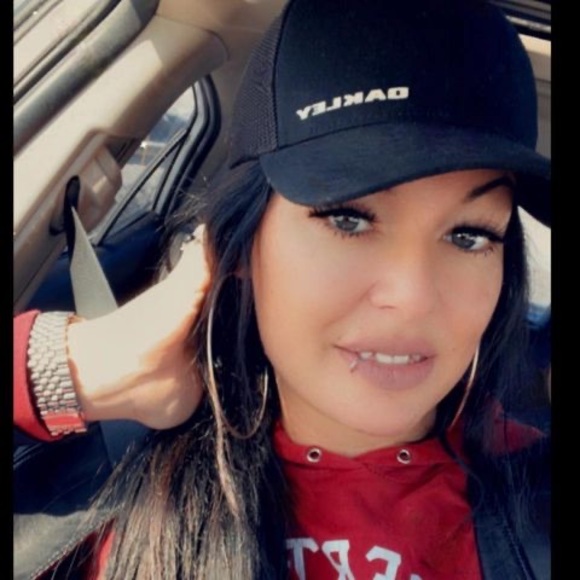 Meet your Posher, Constance - Picture 1 of 1